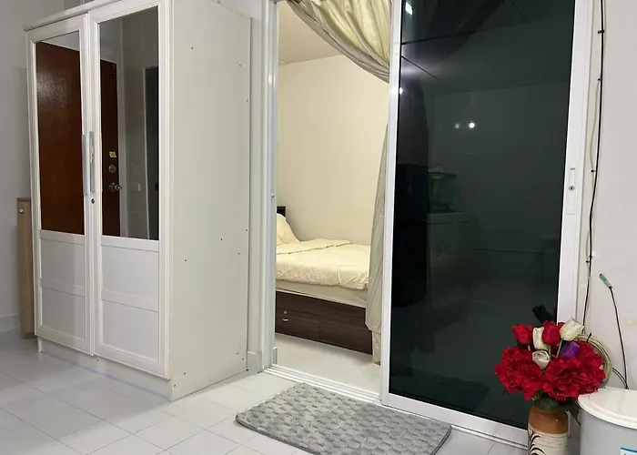 Impact Arena 1br With Separate Living And Kitchen * Bangkok