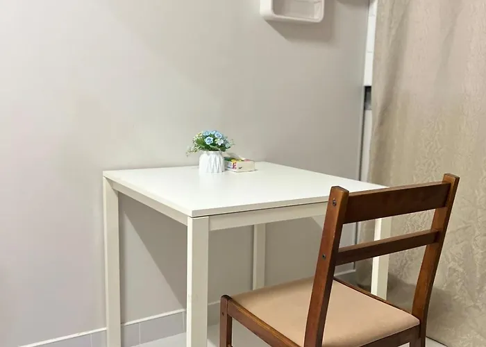 Impact Arena 1br With Separate Living And Kitchen *