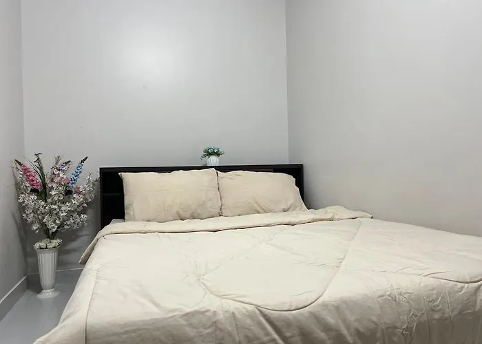 Impact Arena 1br With Separate Living And Kitchen Apartment Bangkok